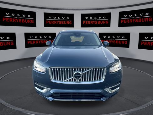 Used 2023 Volvo XC90 B6 Plus image 3