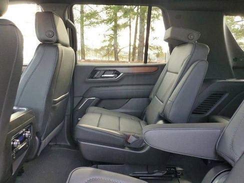 New 2026 GMC Yukon Denali w/ Sun & Power Step Package image 9