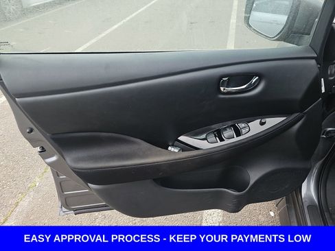 Used 2018 Nissan Leaf SV w/ SV Technology Package image 15