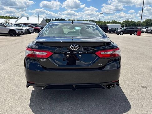 Used 2019 Toyota Camry SE w/ Convenience Package FWD image 4