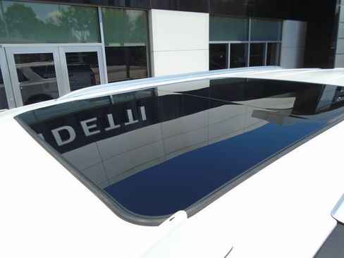 Used 2023 GMC Yukon SLT AWD/4WD image 83