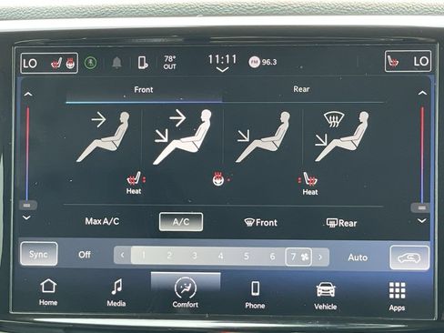 Used 2023 Chrysler Pacifica Touring-L FWD image 37