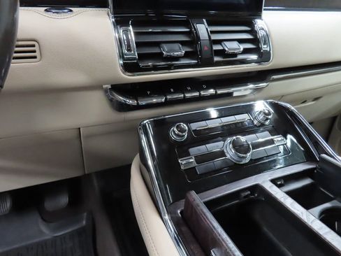 Used 2020 Lincoln Navigator Reserve w/ Luxury Package image 64