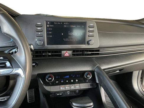 Certified 2025 Hyundai Elantra Sport image 7