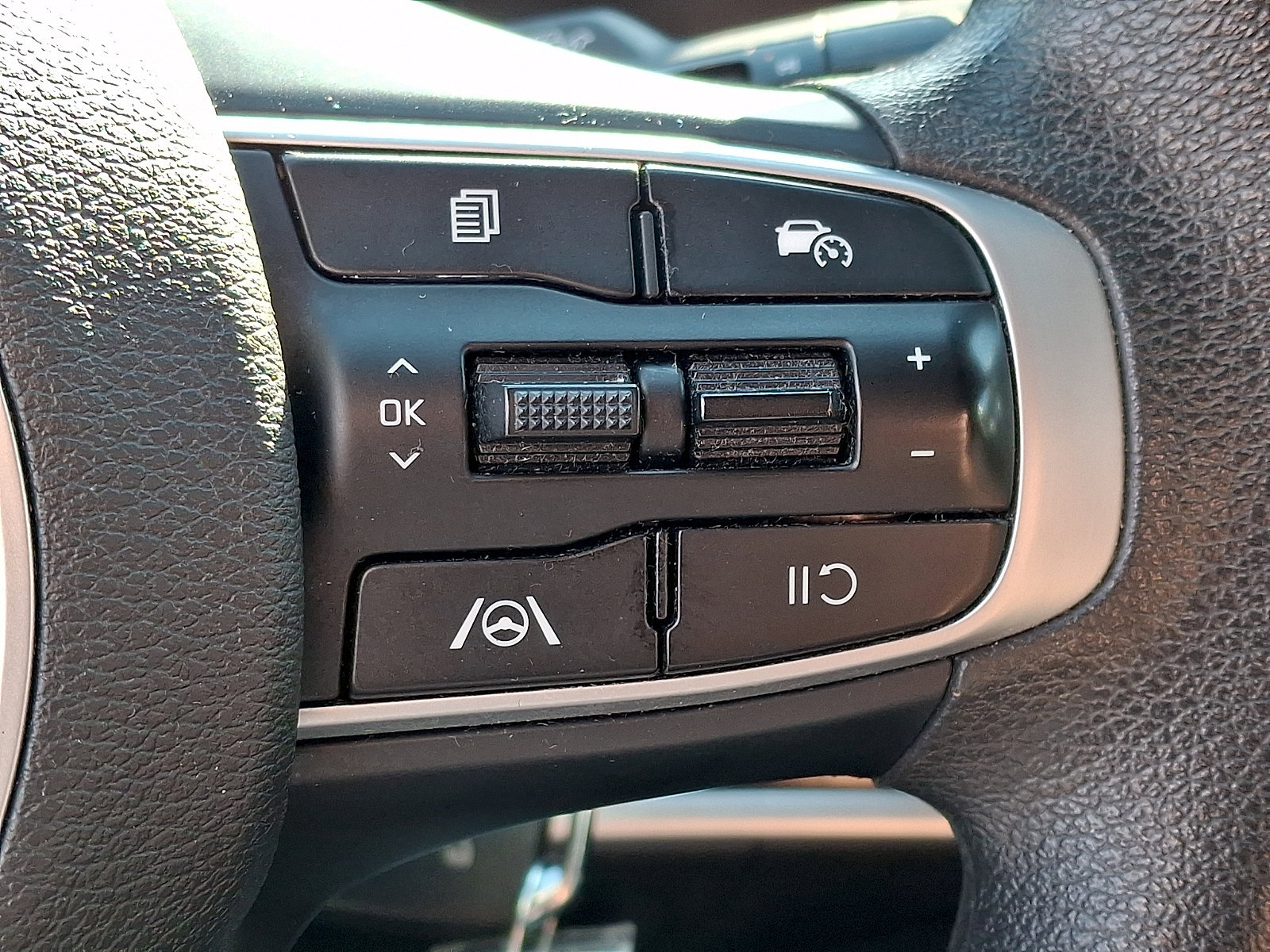 Used 2024 Kia Sportage LX FWD image 21