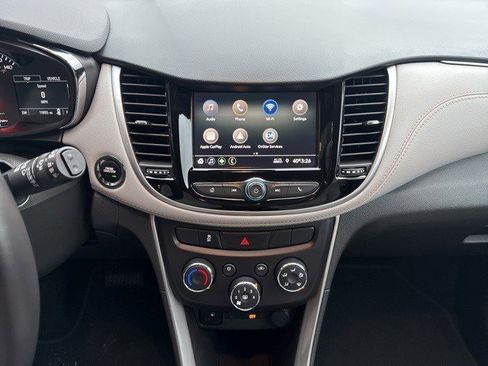 Certified 2022 Chevrolet Trax LT w/ LT Convenience Package image 22