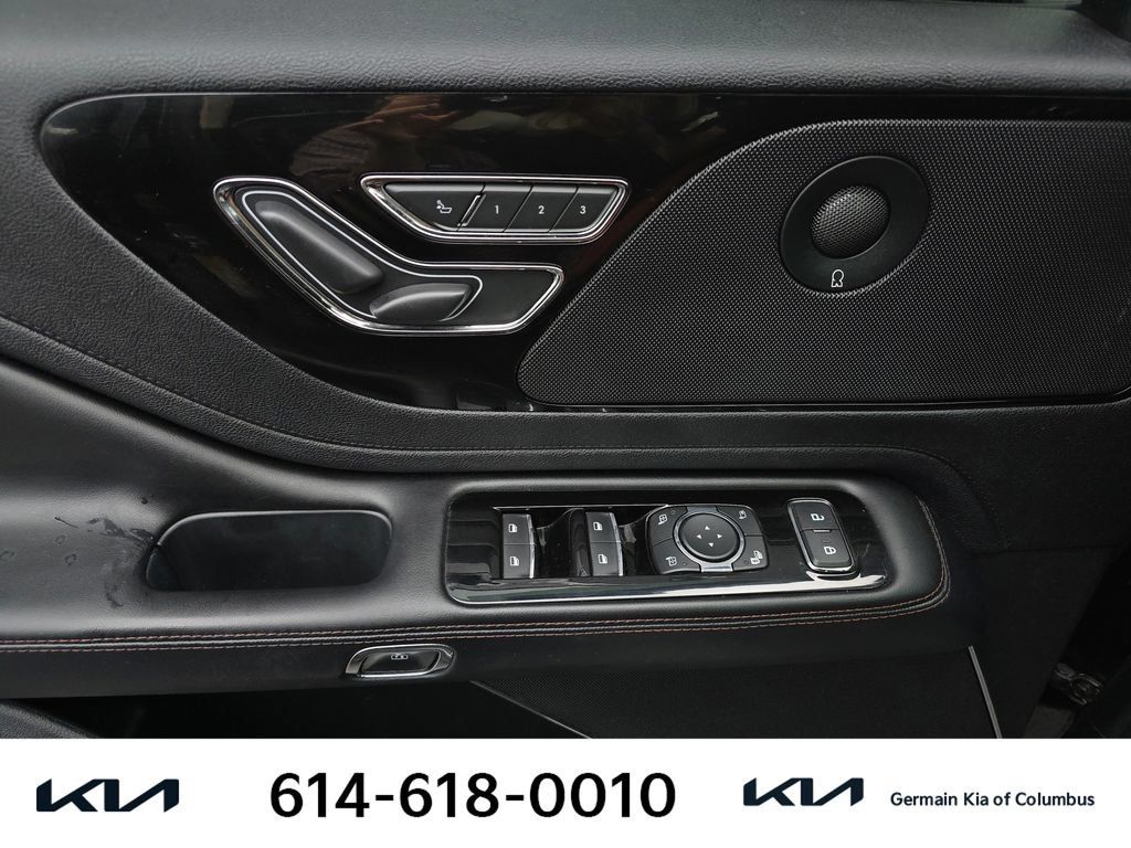 Used 2020 Lincoln Aviator Reserve w/ Elements Package Plus AWD/4WD image 25