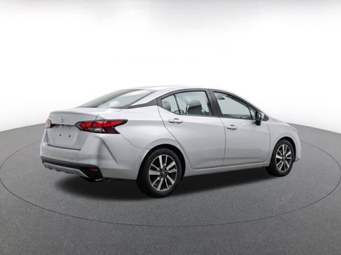 Used 2025 Nissan Versa SV FWD image 9