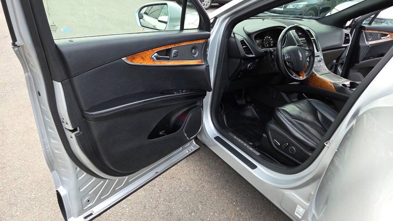 Used 2016 Lincoln MKX Select w/ Select Plus Package AWD/4WD image 23