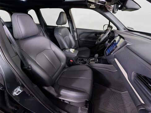 Used 2025 Subaru Forester Limited image 28