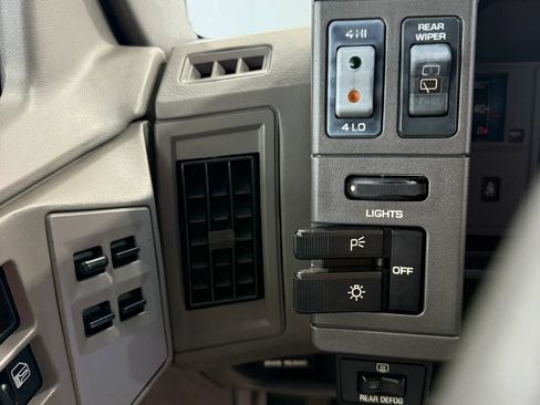 Used 1994 Chevrolet S10 Pickup 4WD 4-Door image 41