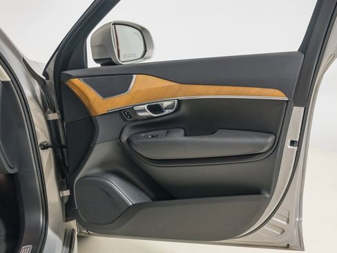 Used 2024 Volvo XC90 B5 Plus image 29
