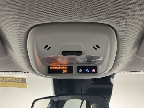 Certified 2025 Chevrolet Trax ACTIV FWD image 17