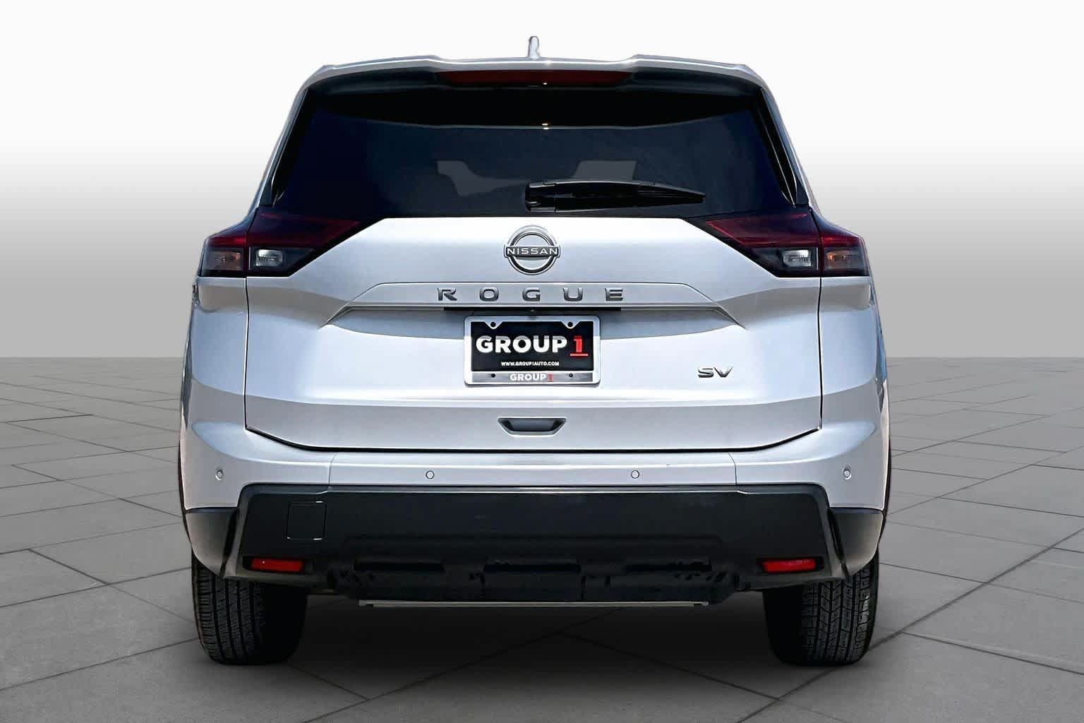 Used 2024 Nissan Rogue SV FWD image 5