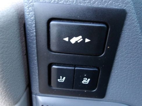 Used 2009 Ford Flex SEL image 17