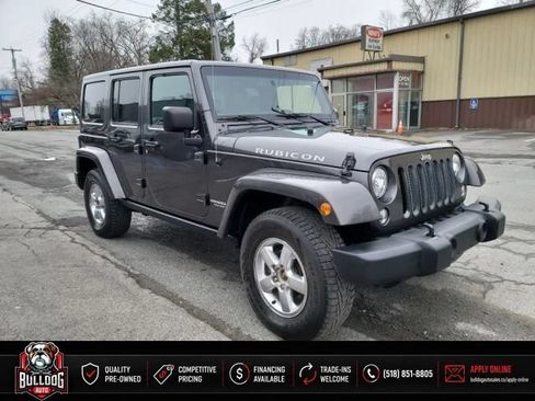 Used 2017 Jeep Wrangler Unlimited Rubicon w/ Connectivity Group AWD/4WD image 3