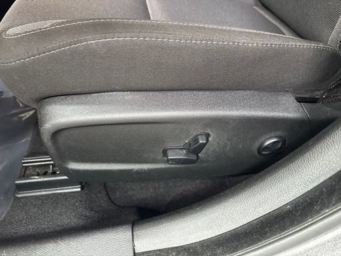 Used 2020 Dodge Charger SXT RWD image 4