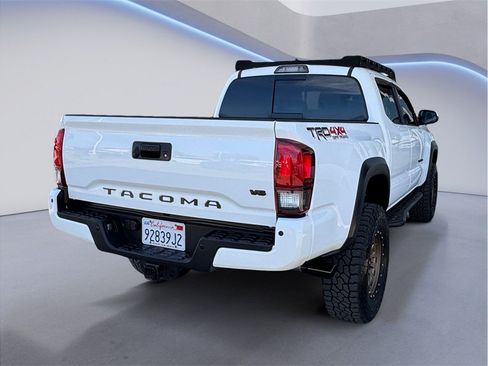 Used 2018 Toyota Tacoma TRD Off-Road AWD/4WD image 6