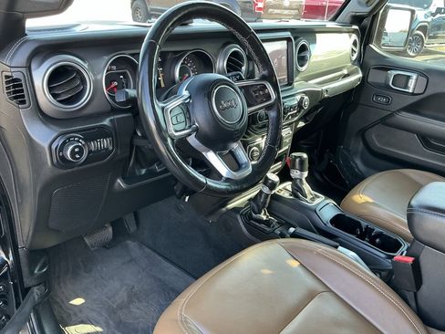 Used 2022 Jeep Gladiator Rubicon w/ Cold Weather Group image 34