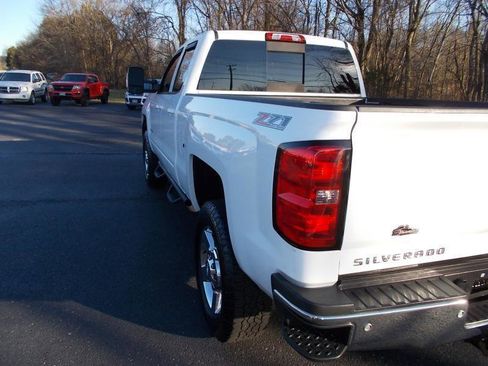 Used 2015 Chevrolet Silverado 2500 LT w/ LT Convenience Package image 4