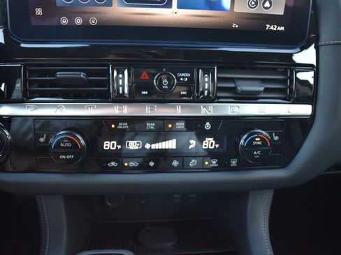 New 2026 Nissan Pathfinder SL image 37