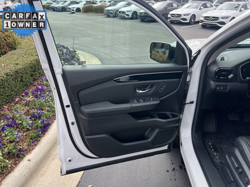 Used 2025 Honda Pilot EX-L image 14
