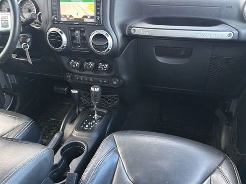 Used 2016 Jeep Wrangler Unlimited Rubicon image 88