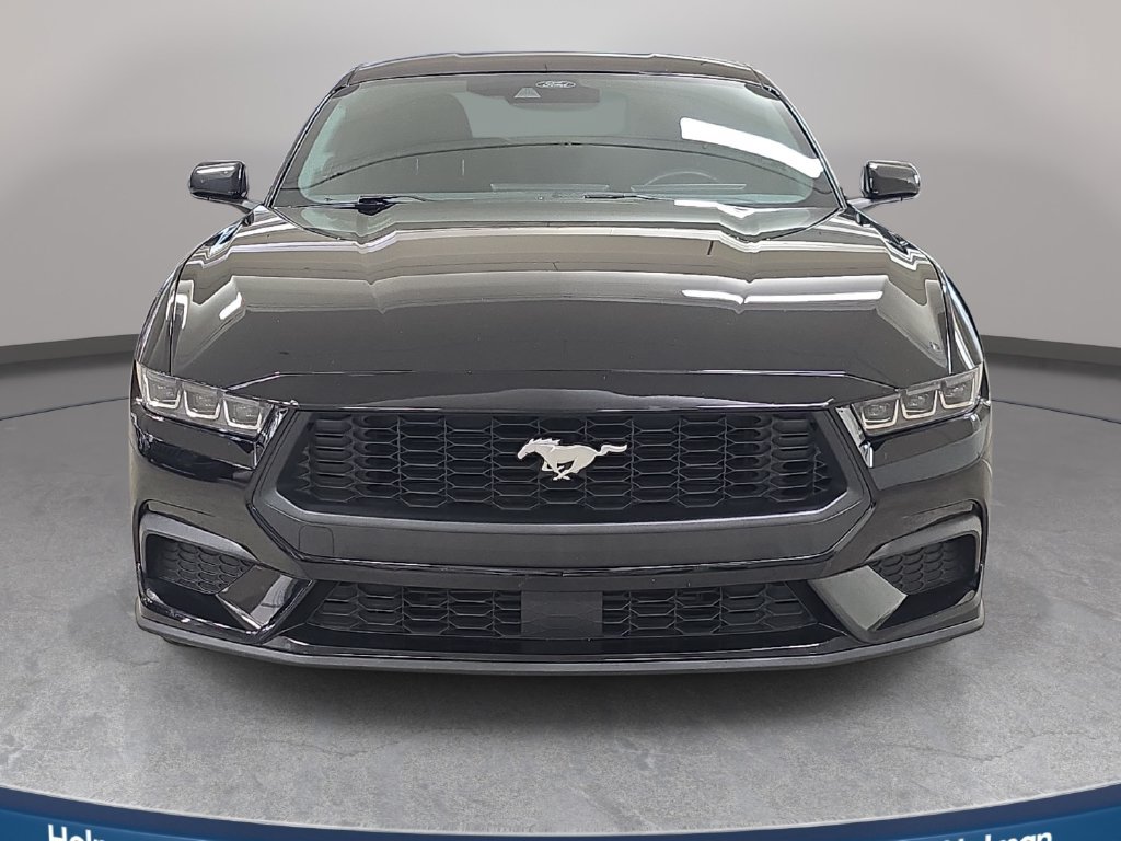Used 2024 Ford Mustang Coupe RWD image 3