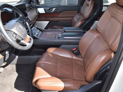 Used 2023 Lincoln Navigator L Reserve image 10