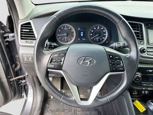 Used 2017 Hyundai Tucson Value AWD/4WD image 11