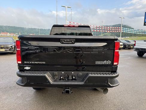 Used 2026 Chevrolet Silverado 3500 High Country w/ High Country Premium Package AWD/4WD image 6