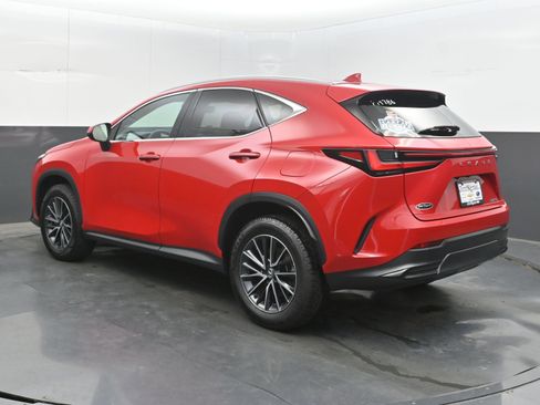 Used 2025 Lexus NX 250 FWD w/ Towing Package (2000 Lbs) image 8