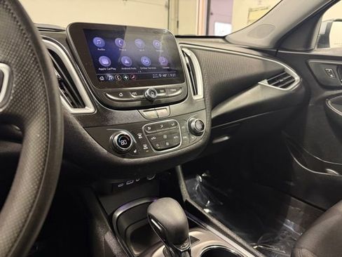 Used 2024 Chevrolet Malibu LT FWD image 19