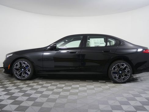 New 2026 BMW i5 eDrive40 w/ M Sport Package image 6