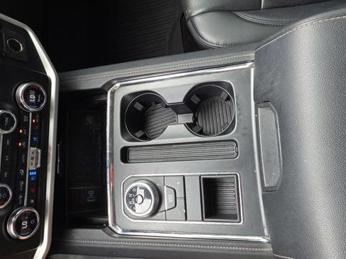 Used 2022 Ford Expedition Max XLT image 32