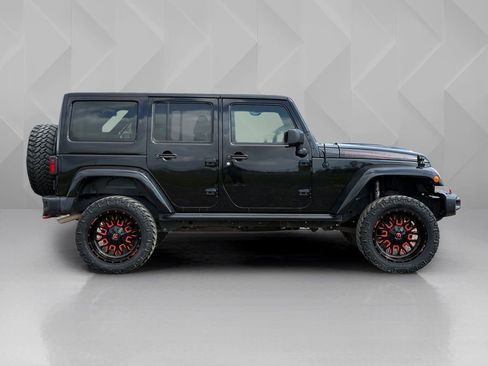 Used 2016 Jeep Wrangler Unlimited Rubicon AWD/4WD image 4
