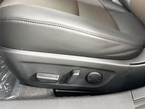 New 2026 MAZDA MAZDA3 Hatchback w/Premium Plus Pkg image 31