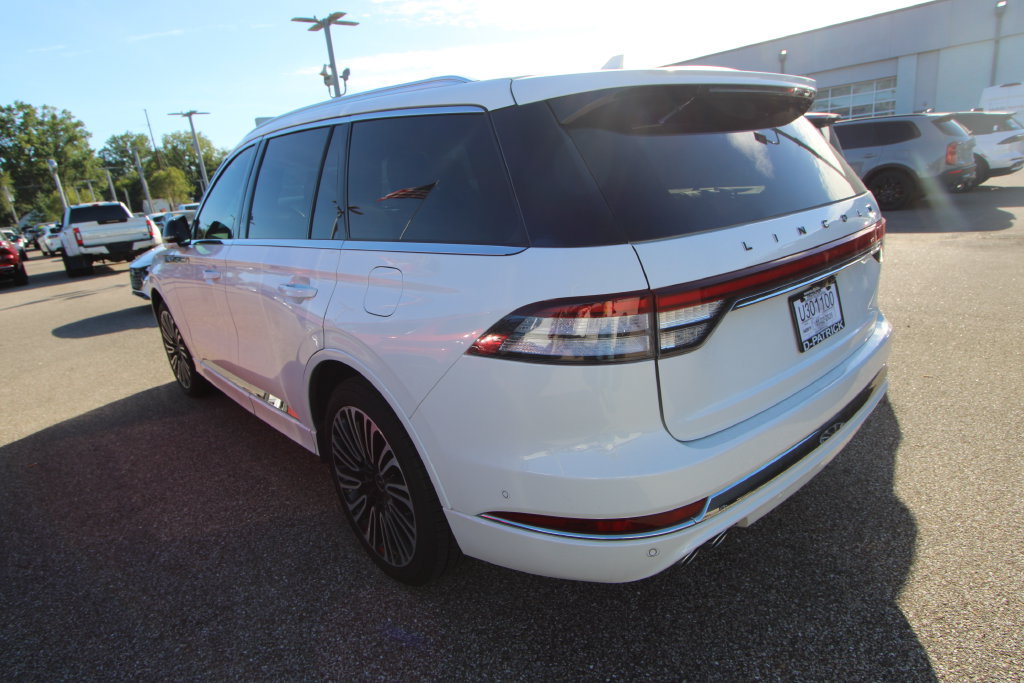 Used 2024 Lincoln Aviator Black Label AWD/4WD image 12