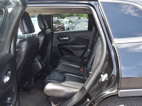 Used 2017 Jeep Cherokee Limited image 9