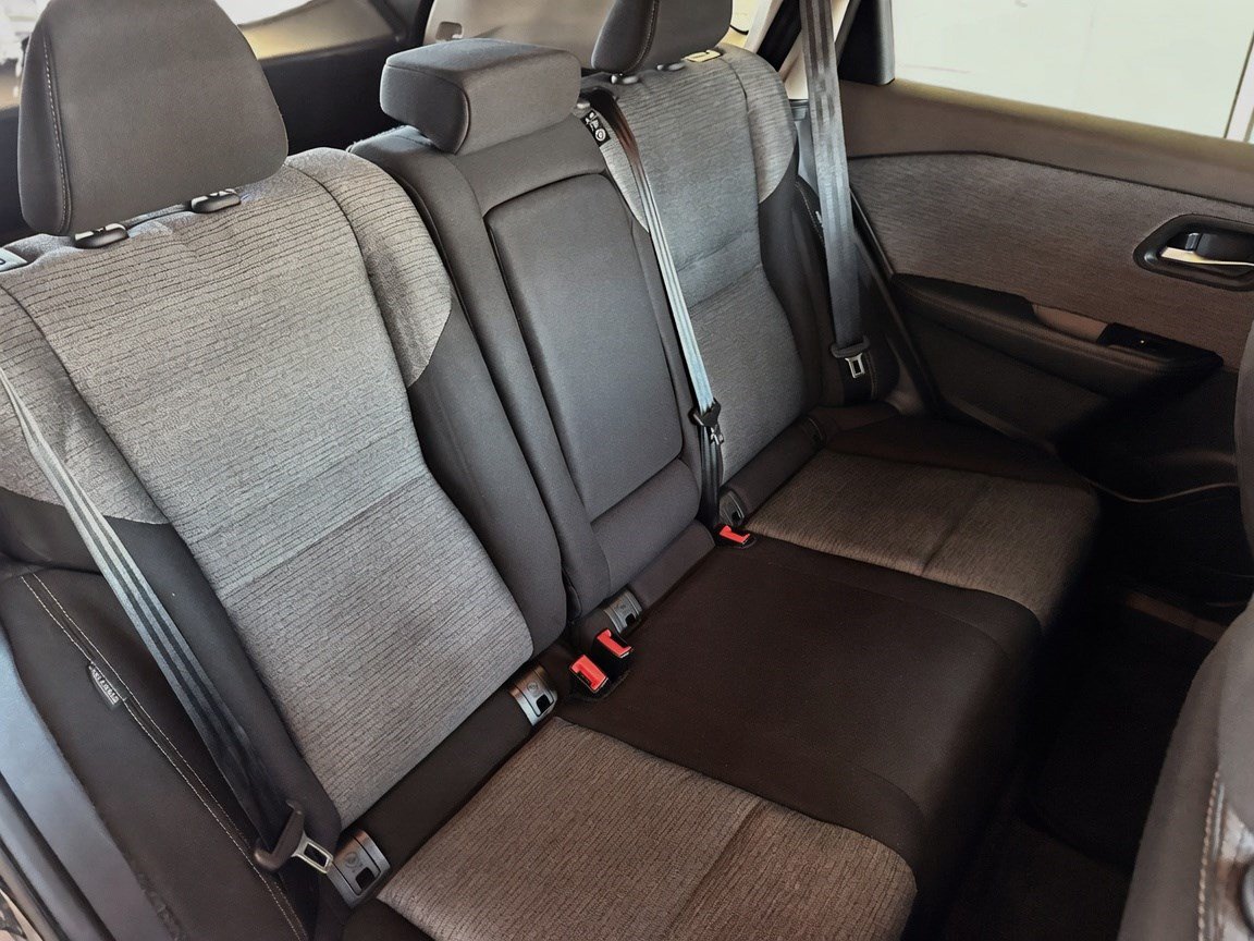 Used 2023 Nissan Rogue SV FWD image 16