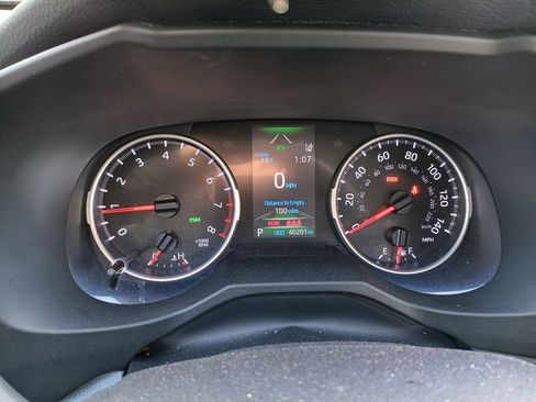 Used 2019 Toyota RAV4 XLE Premium image 7