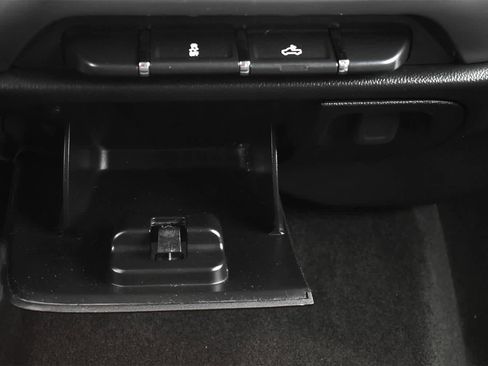 Used 2017 Chevrolet Silverado 1500 LT image 19