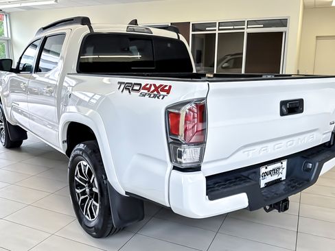 Used 2022 Toyota Tacoma TRD Sport AWD/4WD image 6