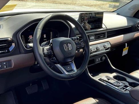 New 2025 Honda Pilot Elite image 9