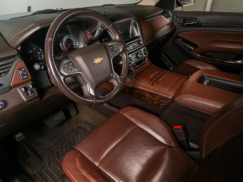 Used 2018 Chevrolet Suburban Premier w/ Max Trailering Package RWD image 2