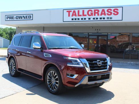 Used 2023 Nissan Armada Platinum w/ Captain's Chairs Package RWD image 1