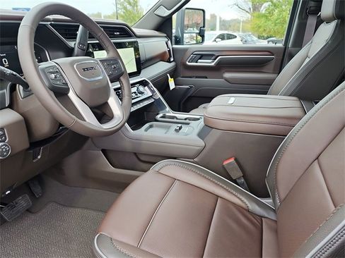 New 2026 GMC Sierra 2500 Denali w/ Denali Reserve Package image 17
