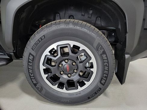 Certified 2025 Toyota 4Runner TRD Off-Road image 8