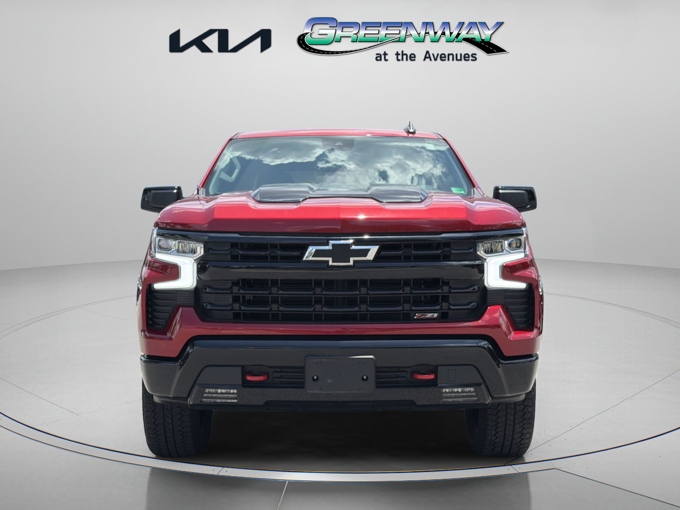 Used 2025 Chevrolet Silverado 1500 LT Trail Boss w/ Convenience Package II AWD/4WD image 2