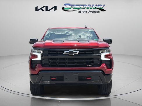 Used 2025 Chevrolet Silverado 1500 LT Trail Boss w/ Convenience Package II AWD/4WD image 2